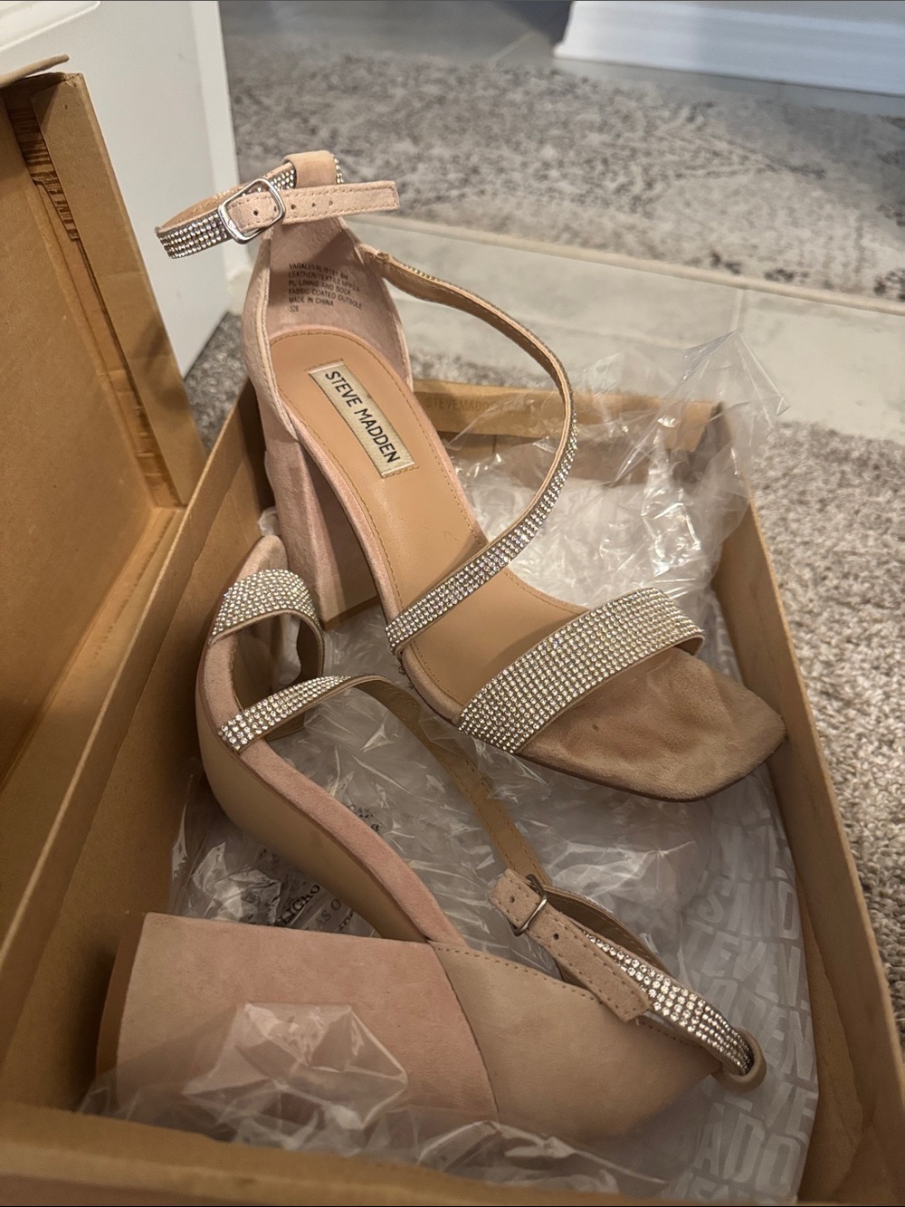 Steve Madden Varali Nude Blush Rhinestone Ankle Strap Heels size 8